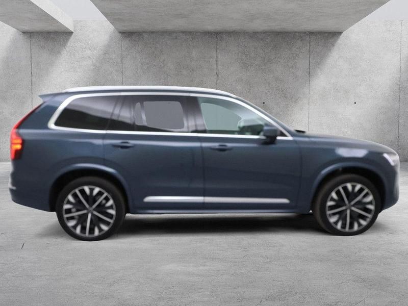 Neu Volvo XC90 Plus 455 PS (334 kW) 2025 Blau SUV