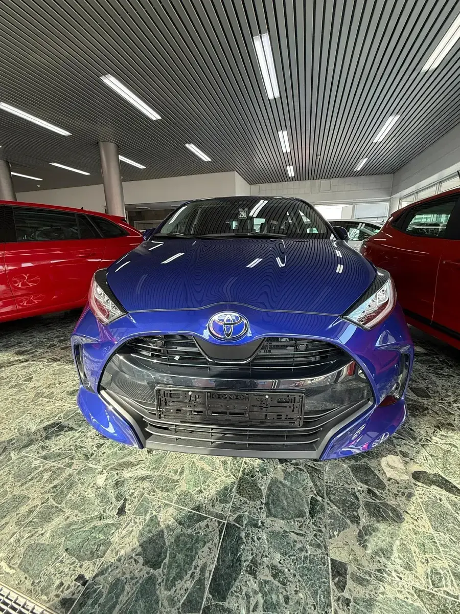 Neu Toyota Yaris Style 92 PS (67 kW) 2025 Blau Kleinwagen