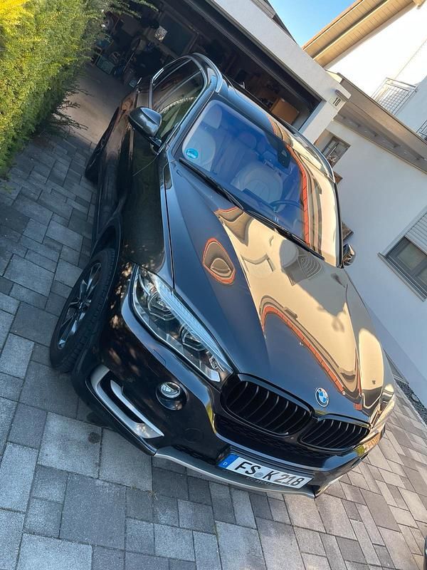 Grau Gebraucht 2017 BMW X5 SUV | 33.000 € (Fairer Preis) - Bild 1/4