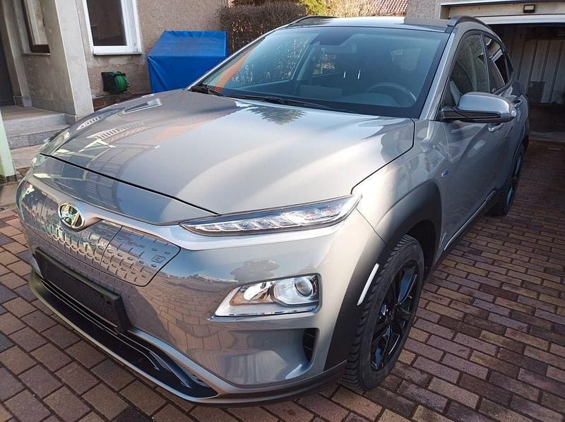 Gebraucht Hyundai Kona 100 kW (136 PS) 2020 Grau SUV
