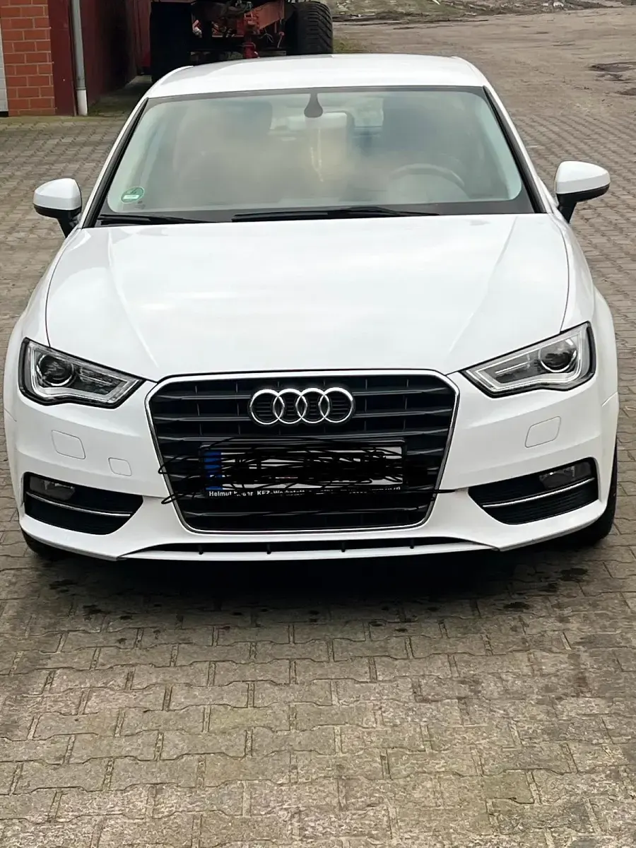 Gebraucht Audi A3 Attraction 150 PS (110 kW) 2015 Weiß Limousine
