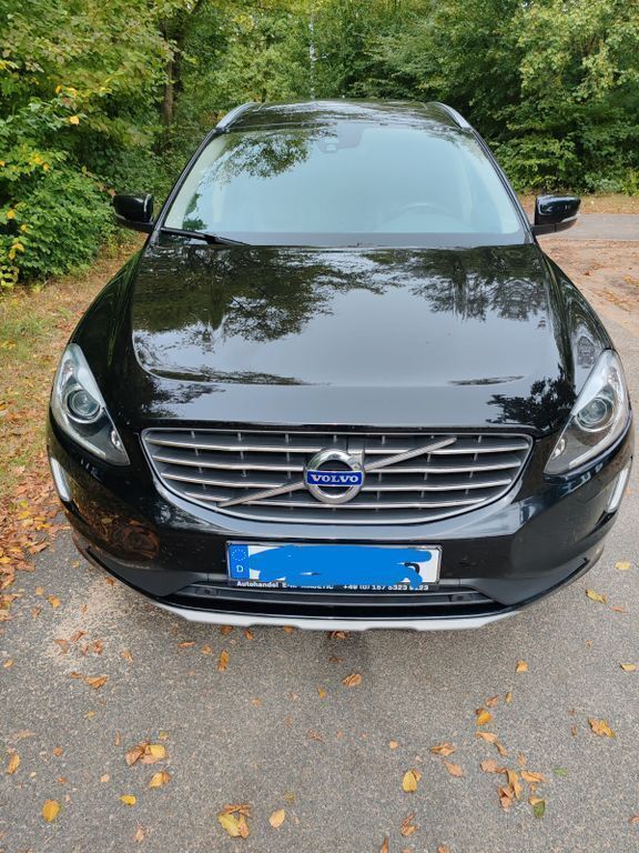 Schwarz Gebraucht 2016 Volvo XC60 Summum SUV | 15.500 € (Guter Preis) - Bild 1/4
