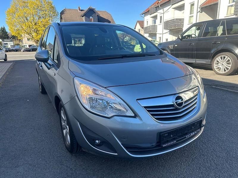 Gebraucht Opel Meriva Innovation 131 PS (96 kW) 2012 Silber Van / Kleinbus