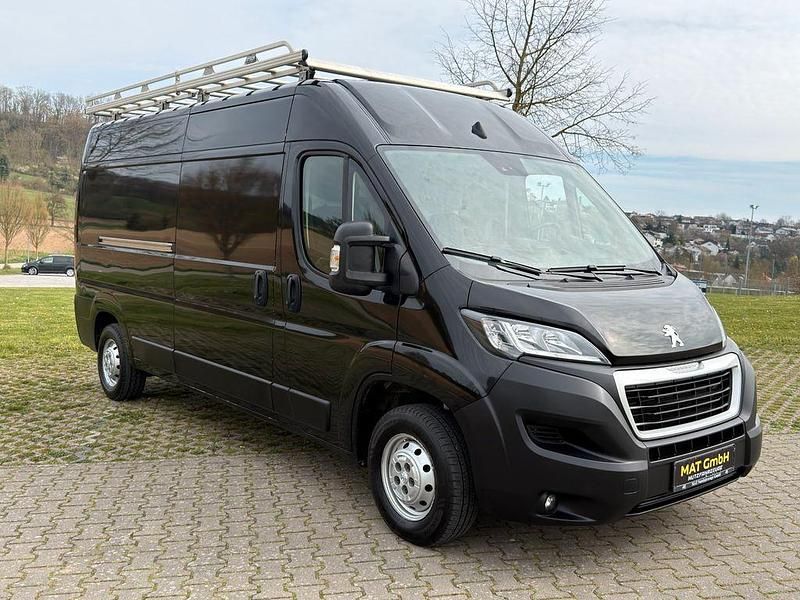 Gebraucht Peugeot Boxer 165 PS (121 kW) 2022 Schwarz Van