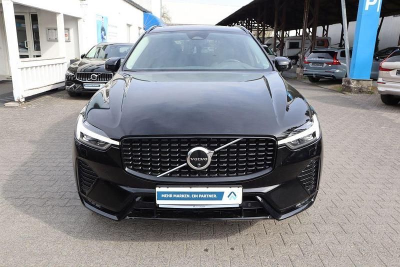 Gebraucht Volvo XC60 Plus 197 PS (144 kW) 2023 Black stone, solid SUV