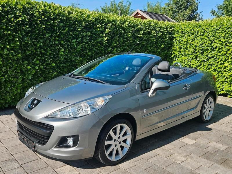 Grau Gebraucht 2010 Peugeot 207 CC Roland Garros Cabrio | 4.999 € (Etwas zu teuer) - Bild 1/4