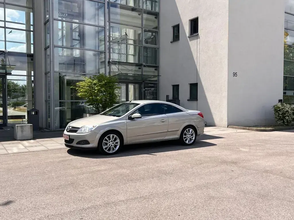Gebraucht Opel Astra Cabriolet Cosmo 150 PS (110 kW) 2007 Gold Cabrio