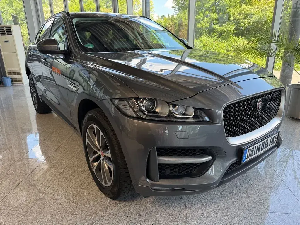 Gebraucht Jaguar F-Pace R-Sport 250 PS (183 kW) 2019 Corris grey SUV