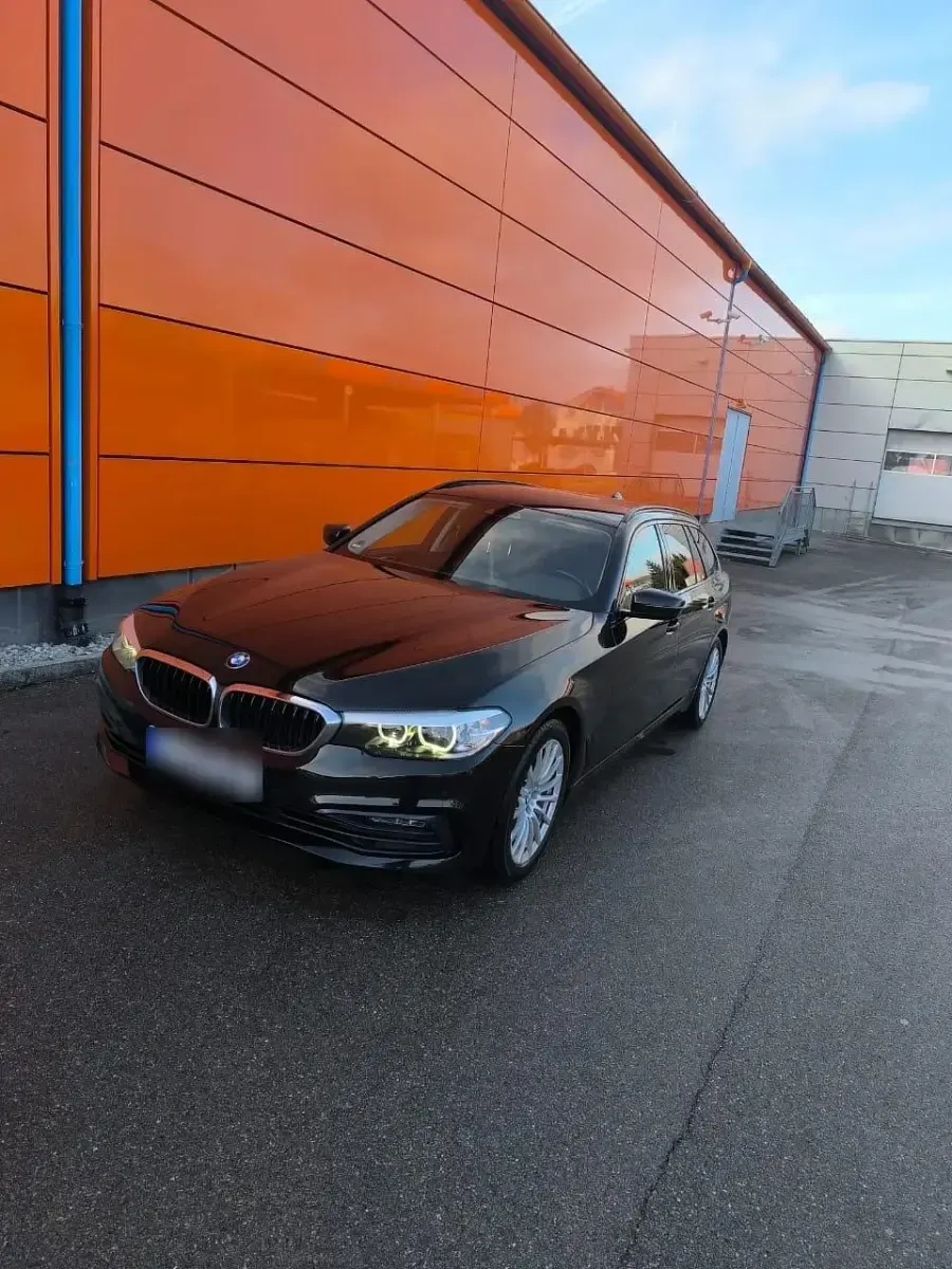 Gebraucht BMW 520 Sport Line 190 PS (139 kW) 2018 Schwarz Kombi
