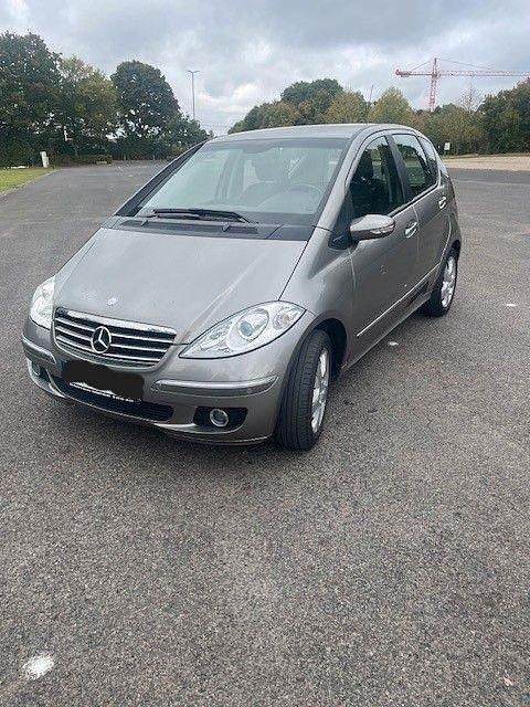 Silber Gebraucht 2004 Mercedes A170 Classic Van / Kleinbus | 2.990 € (Fairer Preis) - Bild 1/3