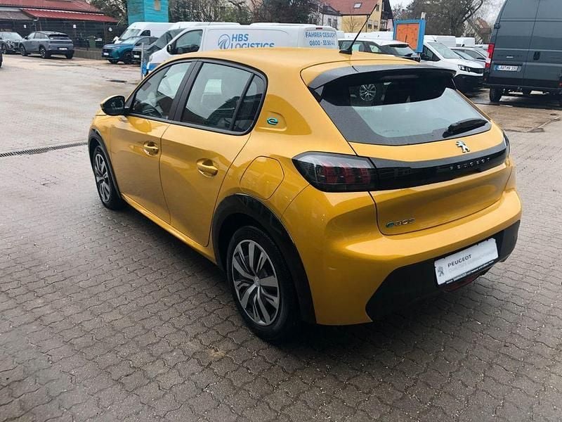 Gebraucht Peugeot e-208 Active 100 kW (136 PS) 2021 Gelb Kleinwagen