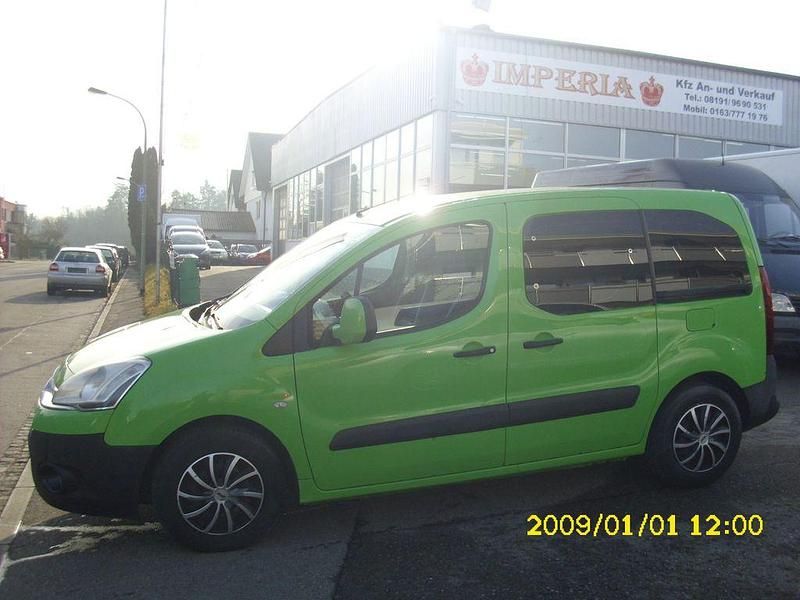 Gebraucht Citroën Berlingo Tendance 114 PS (83 kW) 2013 Grün Van / Kleinbus