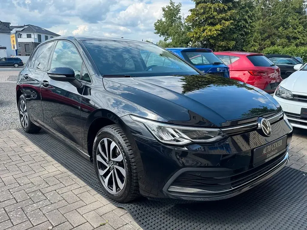 Gebraucht VW Golf VIII Active 150 PS (110 kW) 2022 Schwarz Limousine