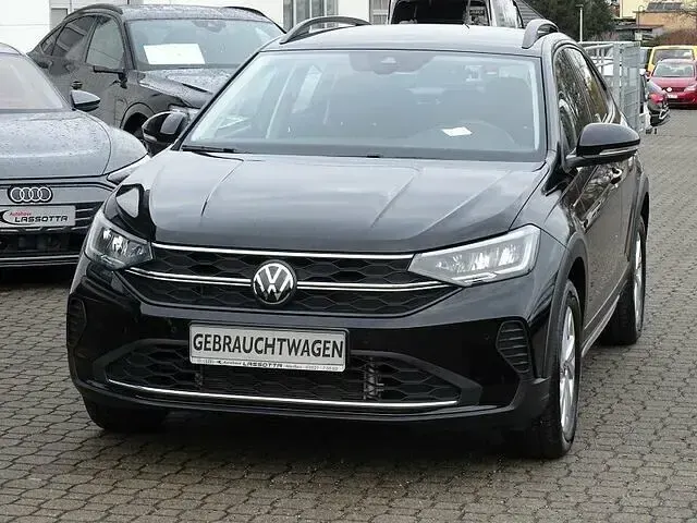 Gebraucht VW Taigo Life 116 PS (85 kW) 2024 Deep black perleffekt SUV