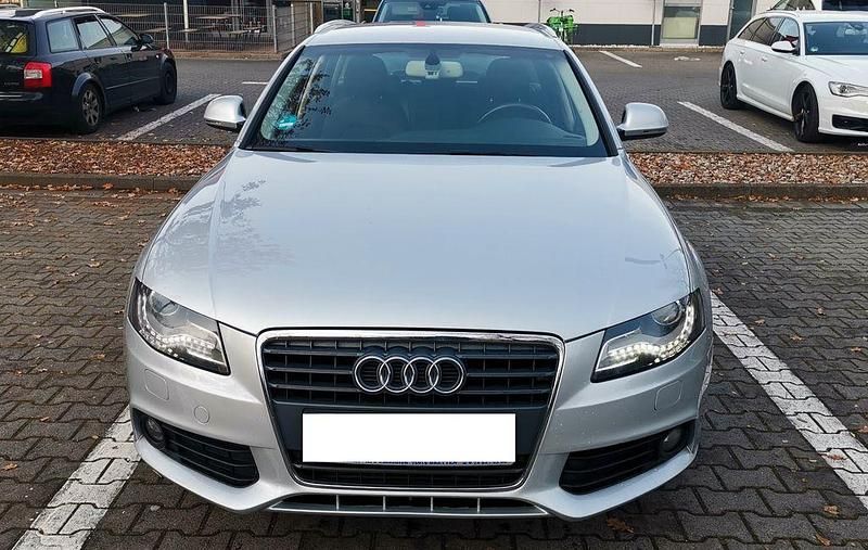 Silber Gebraucht 2009 Audi A4 Sport Limousine | 6.499 € (Guter Preis) - Bild 1/4