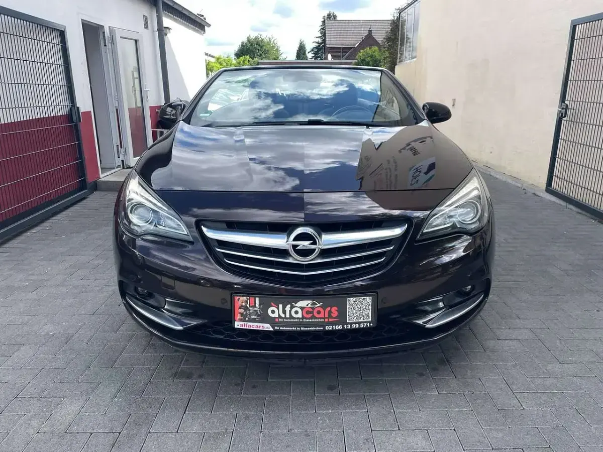 Gebraucht Opel Cascada Innovation 170 PS (125 kW) 2015 Mahagonibraun/darkmahagony Cabrio