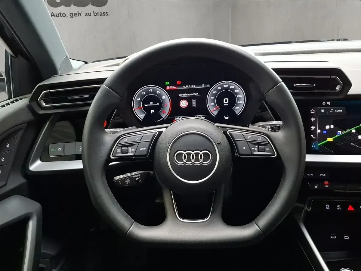 Gebraucht Audi A3 S-Line 116 PS (85 kW) 2025 Blau metallic