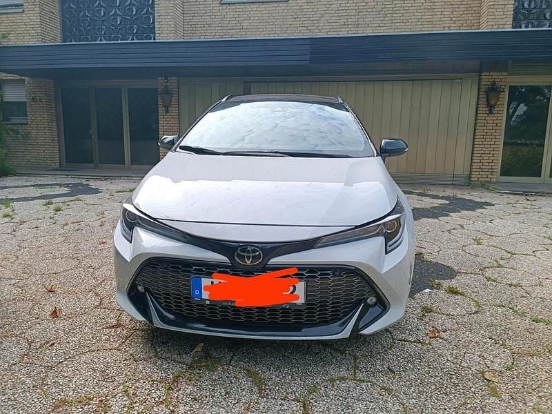 Weiß Gebraucht 2022 Toyota Corolla Kombi | 24.500 € (Superpreis) - Bild 1/4