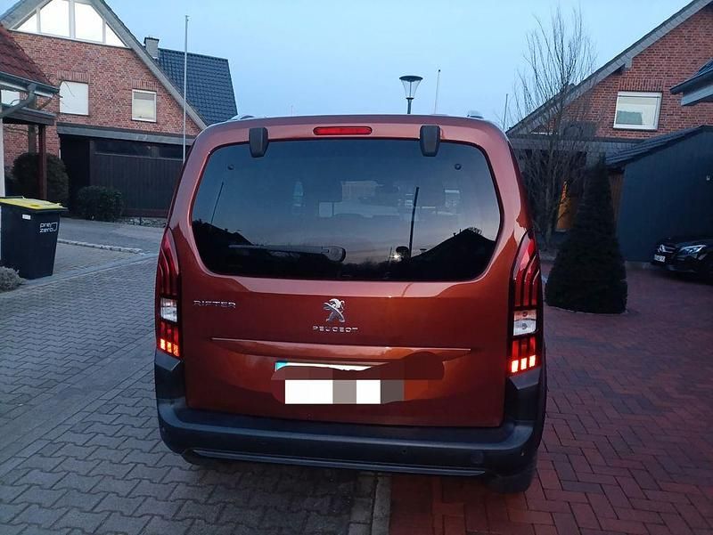 Gebraucht Peugeot Rifter Active 102 PS (75 kW) 2021 Orange Van / Kleinbus