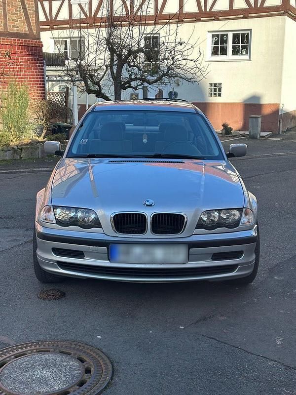 Usata BMW 318 143 CV (105 kW) 2000 Argento Berlina
