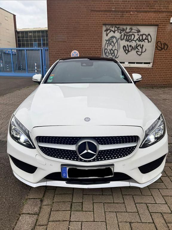Weiß Gebraucht 2016 Mercedes C220 AMG line Coupé | 15.500 € (Fairer Preis) - Bild 1/4