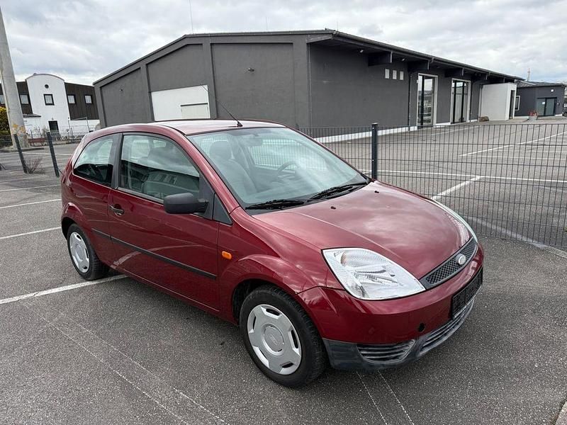 Gebraucht Ford Fiesta Ambiente 60 PS (44 kW) 2003 Rot Kleinwagen
