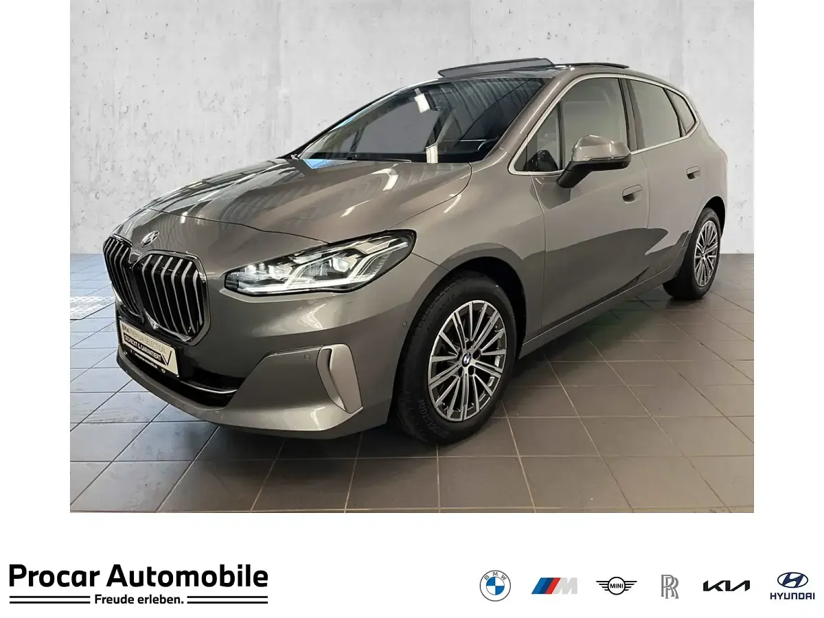 Gebraucht BMW 220 Active Tourer Luxury Line 156 PS (114 kW) 2023 Van / Kleinbus