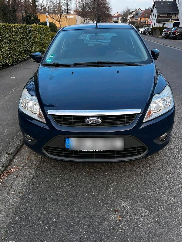 Blau Gebraucht 2008 Ford Focus Limousine | 1.550 € (Fairer Preis) - Bild 1/4