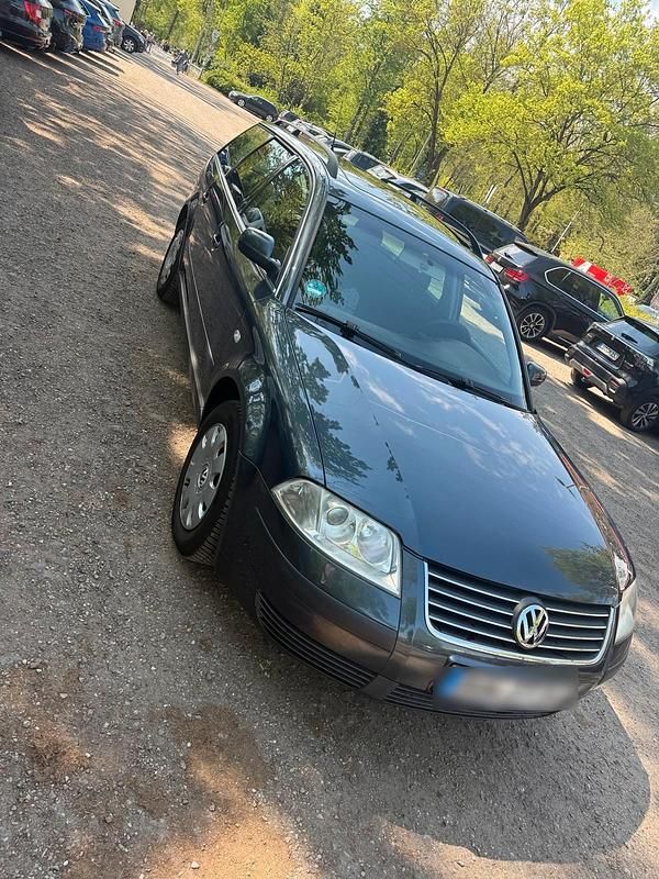 Usata VW Passat 102 CV (75 kW) 2003 Grigio Station wagon