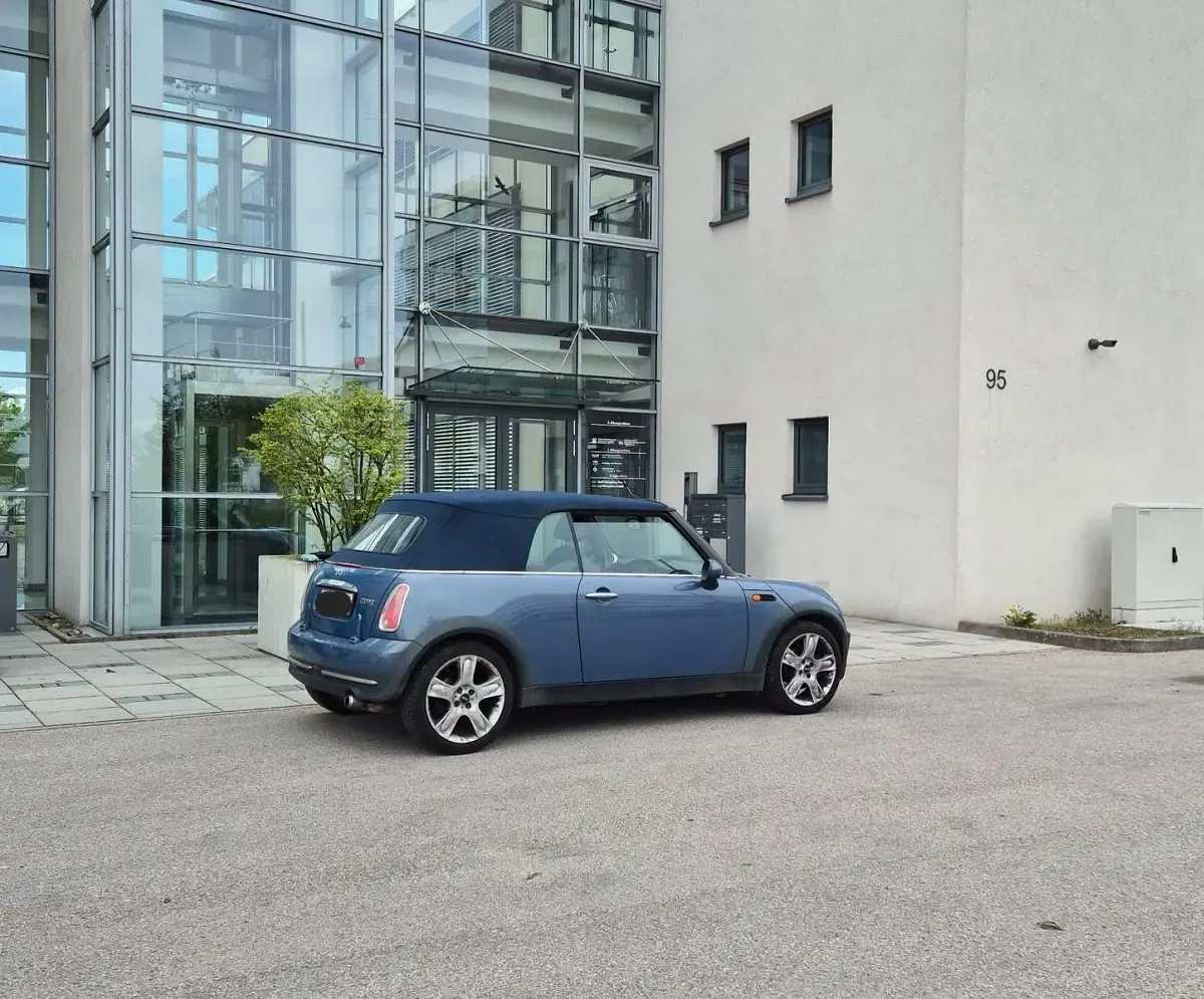 Usata Mini Cooper Cabriolet 116 CV (85 kW) 2004 Blu Cabrio