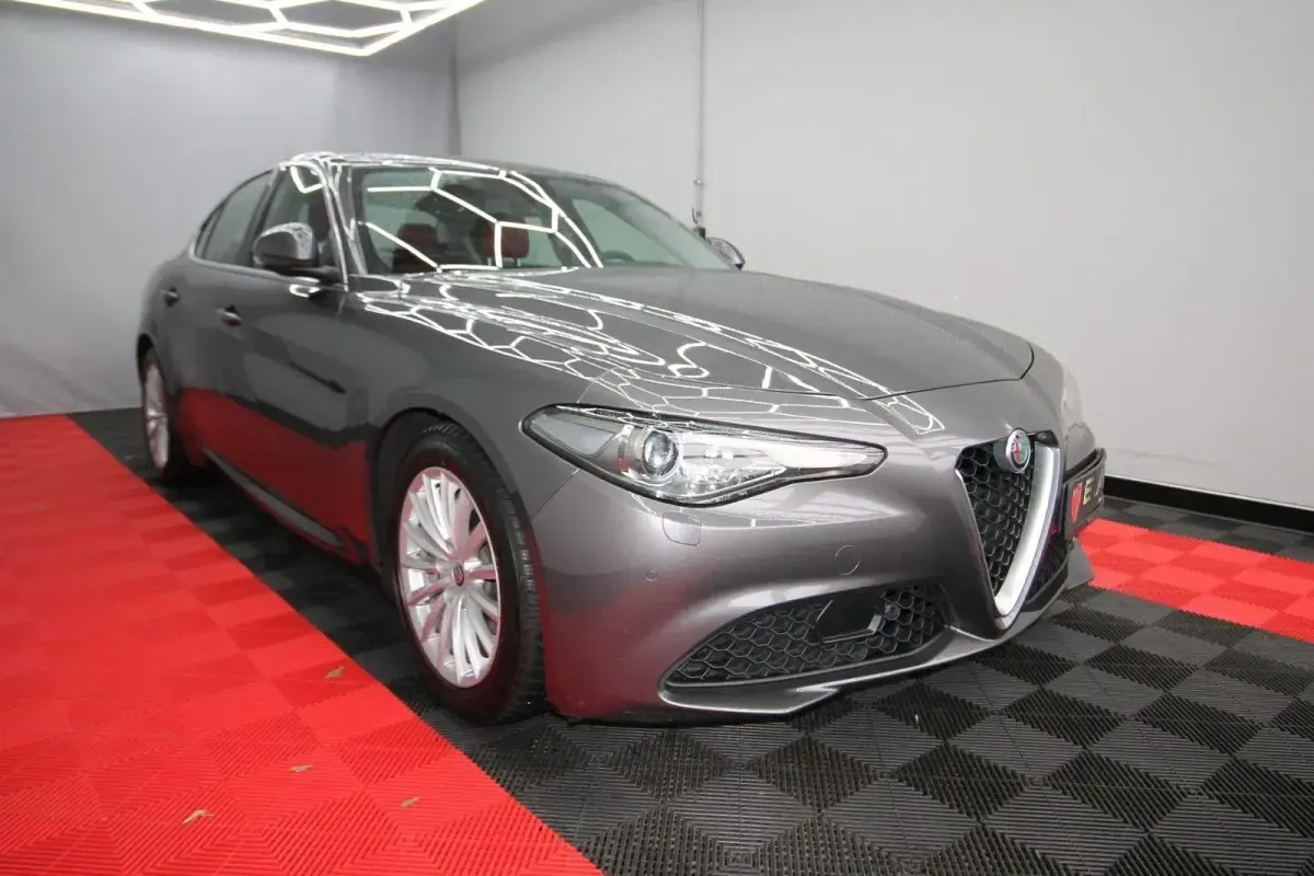 Occasion Alfa Romeo Giulia Super 179 ch (131 kW) 2016 Gris Berline