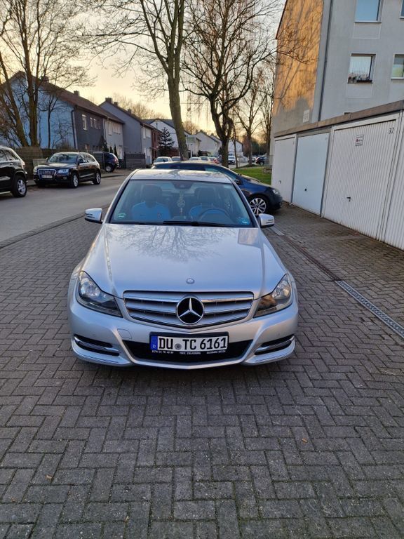 Silber Gebraucht 2013 Mercedes C250 Avantgarde Edition Limousine | 14.000 € (Fairer Preis) - Bild 1/4