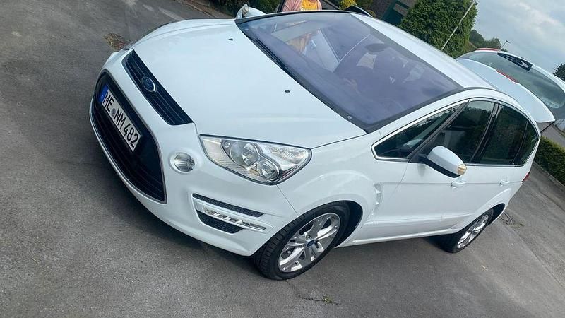 Gebraucht Ford S-MAX Titanium 163 PS (119 kW) 2012 Weiß Van / Kleinbus