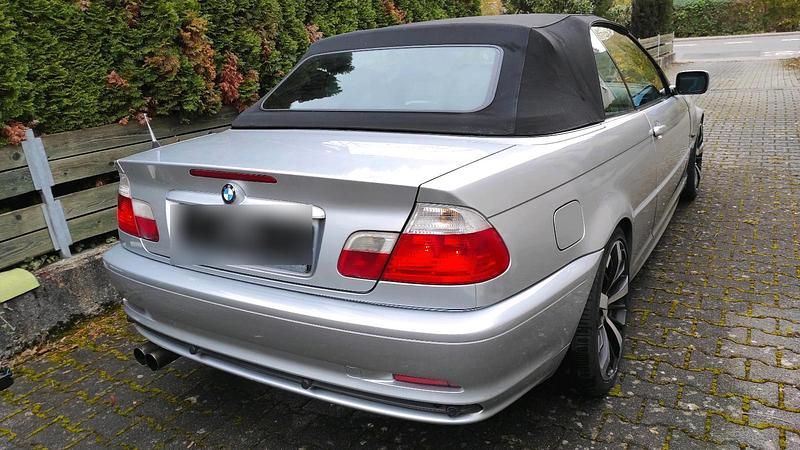 Silber Gebraucht 2001 BMW 330 Cabrio | 7.599 € (Fairer Preis) - Bild 1/4