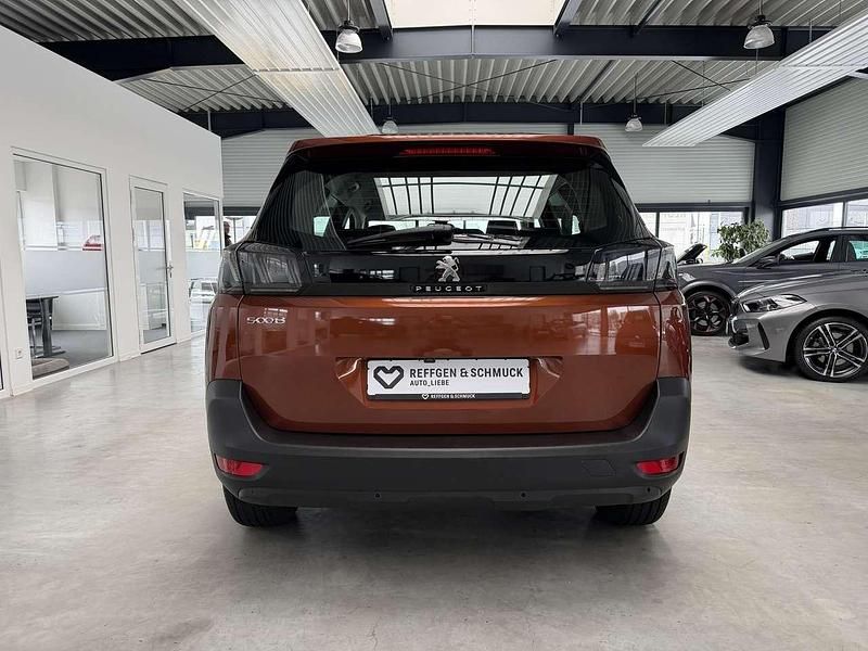 Gebraucht Peugeot 5008 Active 131 PS (96 kW) 2022 Braun (metallic) SUV
