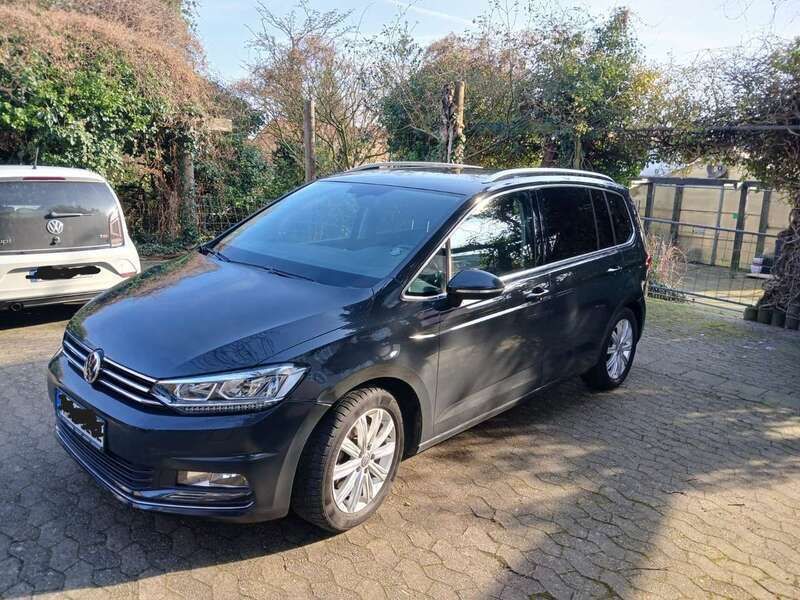 Grau Gebraucht 2016 VW Touran Highline Van / Kleinbus | 19.500 € (Guter Preis) - Bild 1/4