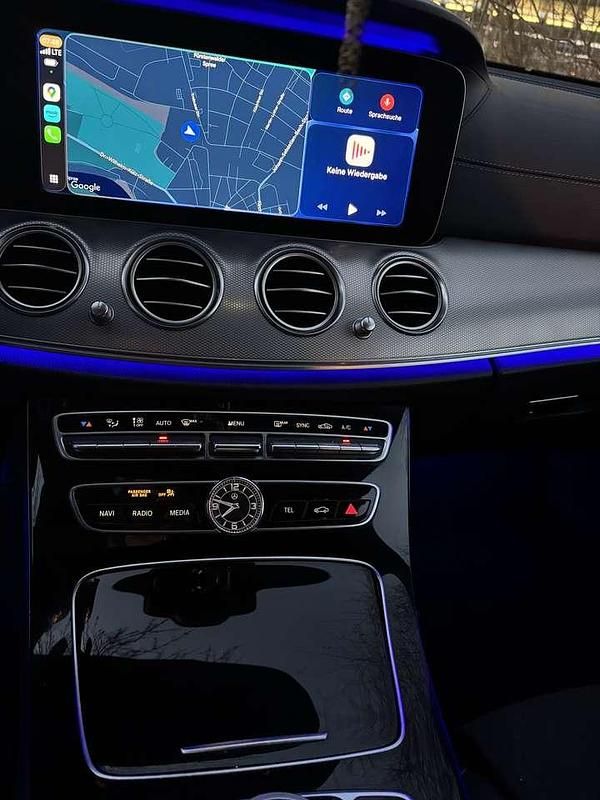 Grau Gebraucht 2017 Mercedes E250 Kombi | 26.900 € (Teuer) - Bild 1/4