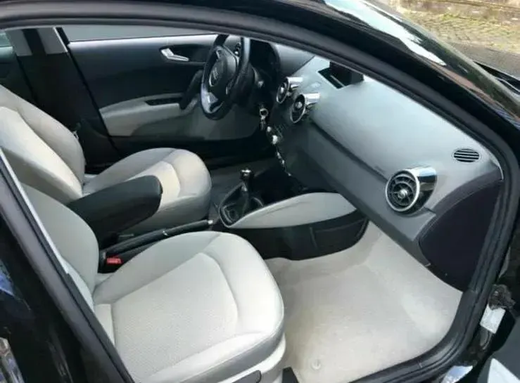 Gebraucht Audi A1 86 PS (63 kW) 2011 Schwarz Kleinwagen