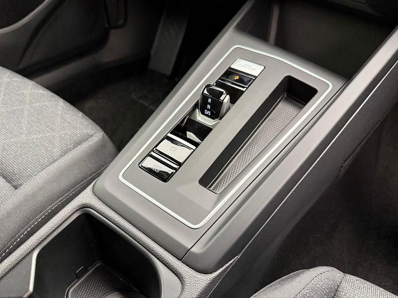 Gebraucht VW Golf VIII Life 131 PS (96 kW) 2025 Weiß Limousine