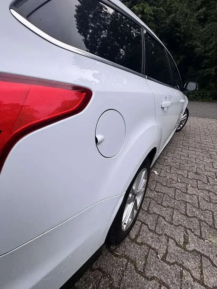 Gebraucht Ford Focus Cool & Connect 101 PS (74 kW) 2017 Weiß Kombi