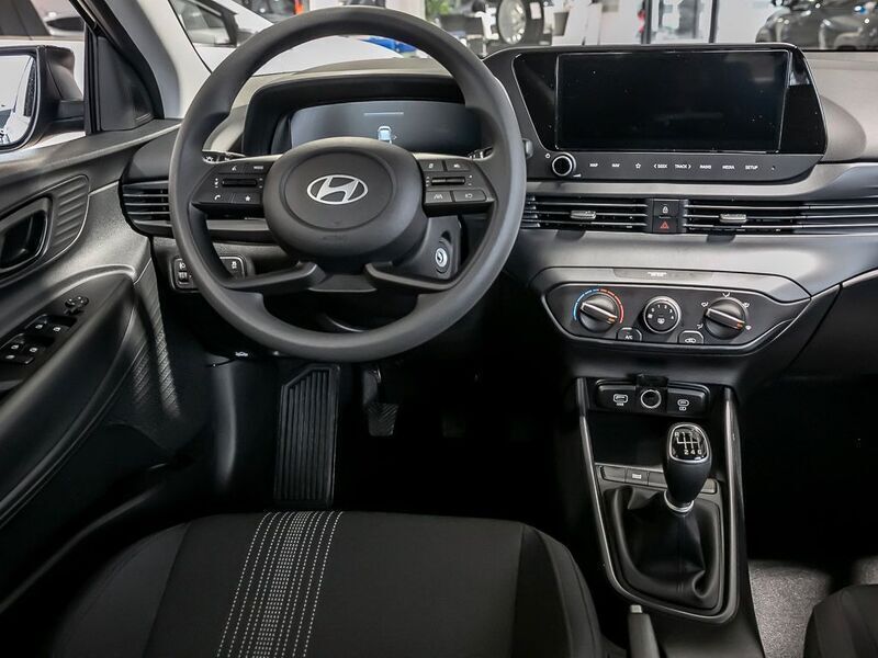 Gebraucht Hyundai i20 Select 107 PS (78 kW) 2025 Phantom black / met (schwarz) Limousine