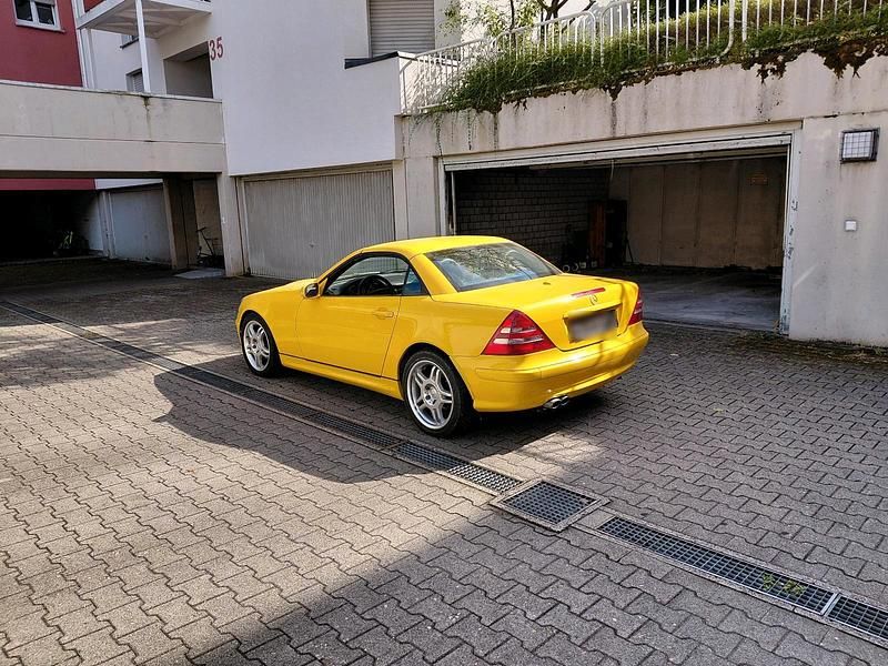 Gebraucht Mercedes SLK320 218 PS (160 kW) 2001 Gelb Cabrio