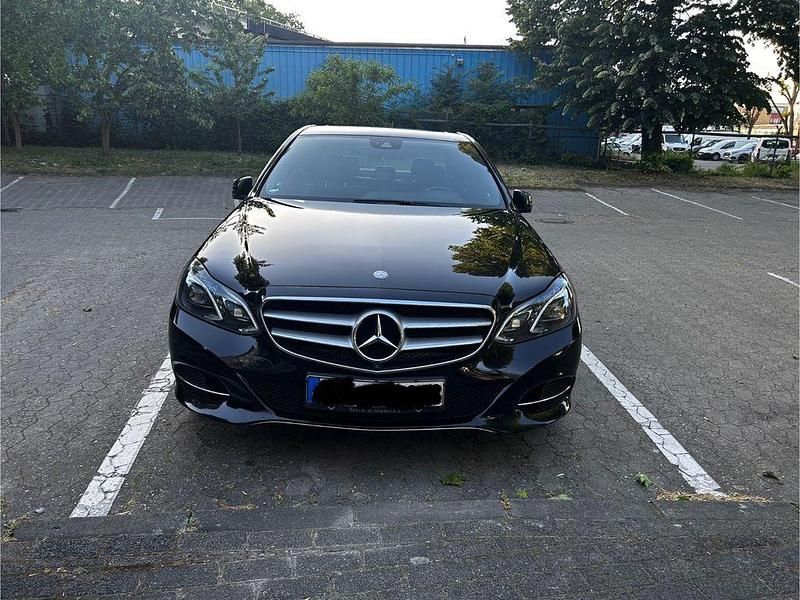 Gebraucht Mercedes E350 Sport 258 PS (189 kW) 2014 Schwarz Limousine