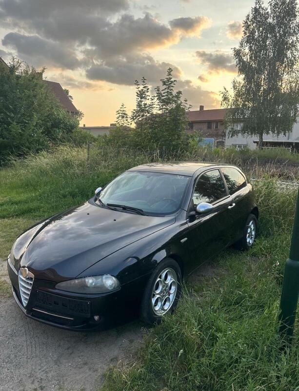 Schwarz Gebraucht 2008 Alfa Romeo 147 Kleinwagen | 1.200 € (Superpreis) - Bild 1/4