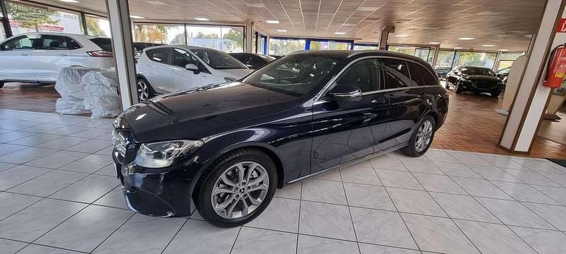Cavansitblau metallic Gebraucht 2017 Mercedes C200 AMG line Kombi | 17.990 € (Etwas zu teuer) - Bild 1/4