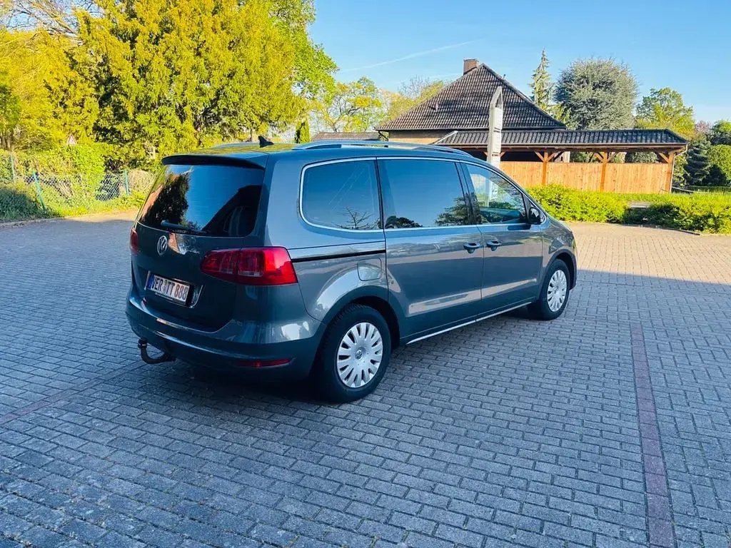 Gebraucht VW Sharan Highline 140 PS (102 kW) 2012 Grau Van / Kleinbus