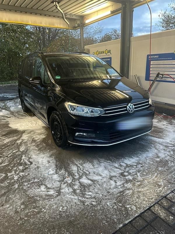 Gebraucht VW Touran 119 PS (87 kW) 2019 Schwarz Van / Kleinbus