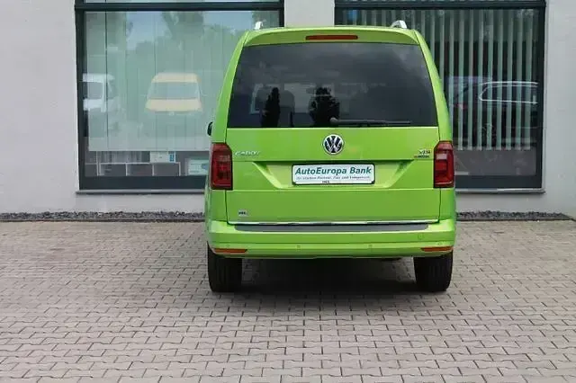 Gebraucht VW Caddy Maxi Highline 150 PS (110 kW) 2018 Grün Van / Kleinbus