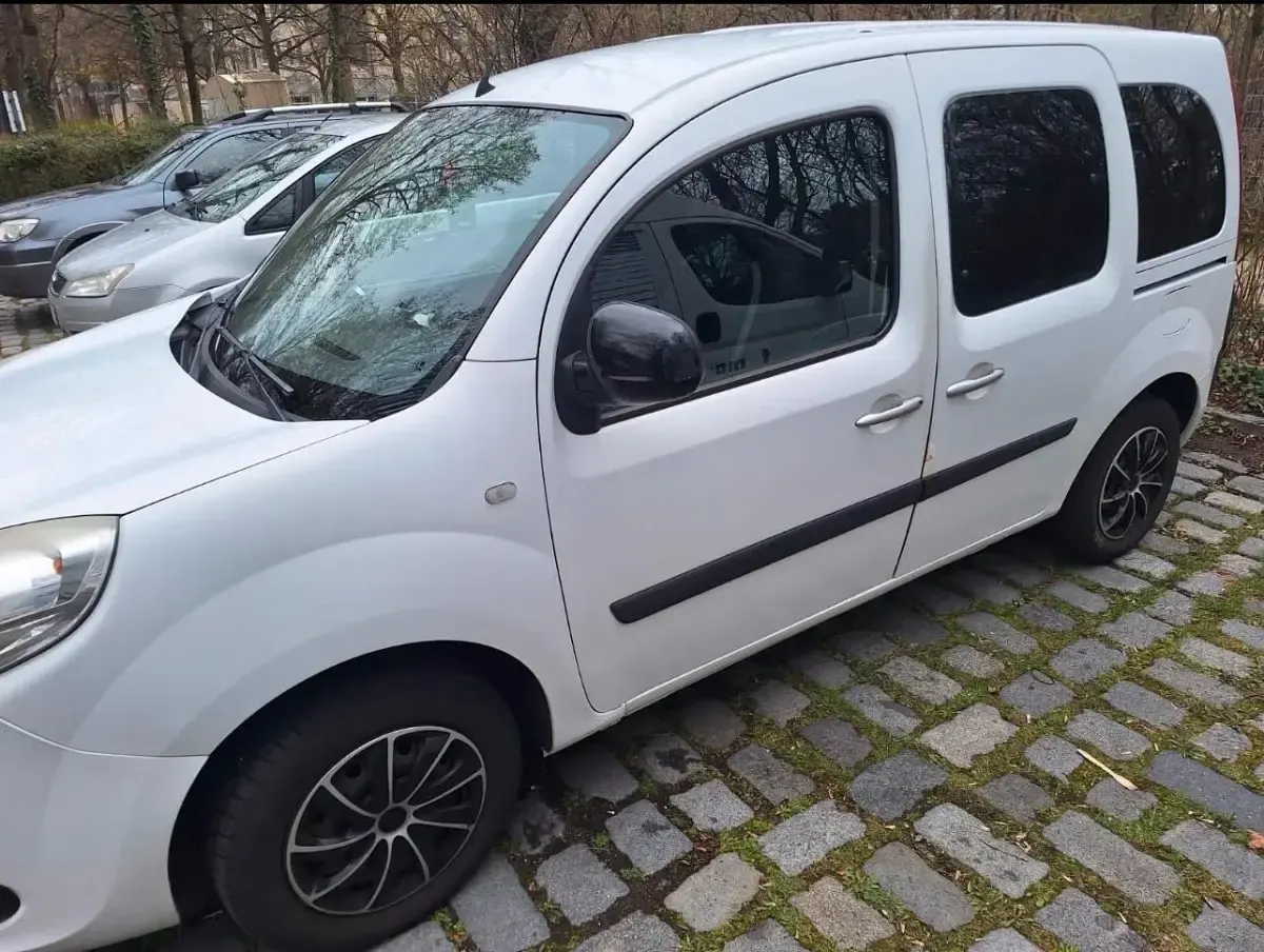 Gebraucht Renault Kangoo 106 PS (77 kW) 2013 Weiß Van / Kleinbus