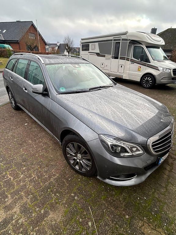 Gebraucht Mercedes E300 204 PS (150 kW) 2015 Grau Kombi